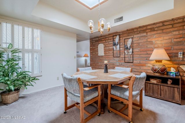 723 S Los Zafiros, Green Valley, AZ 85614