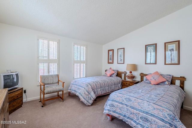 723 S Los Zafiros, Green Valley, AZ 85614