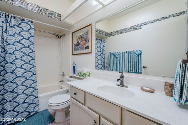 723 S Los Zafiros, Green Valley, AZ 85614