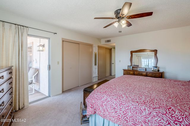 723 S Los Zafiros, Green Valley, AZ 85614