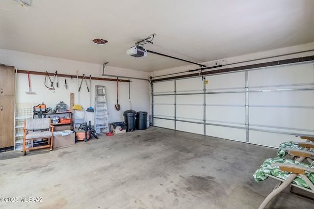 723 S Los Zafiros, Green Valley, AZ 85614