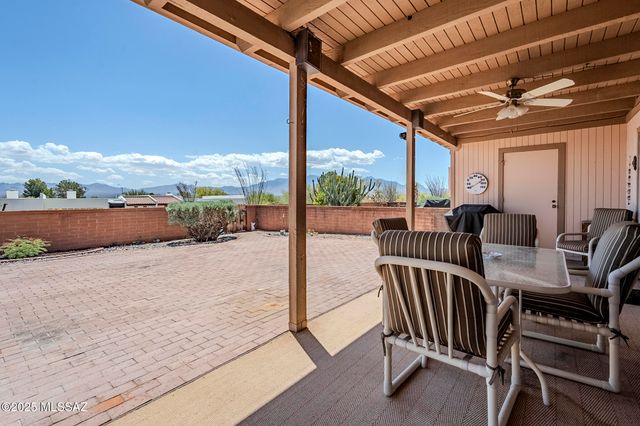 723 S Los Zafiros, Green Valley, AZ 85614