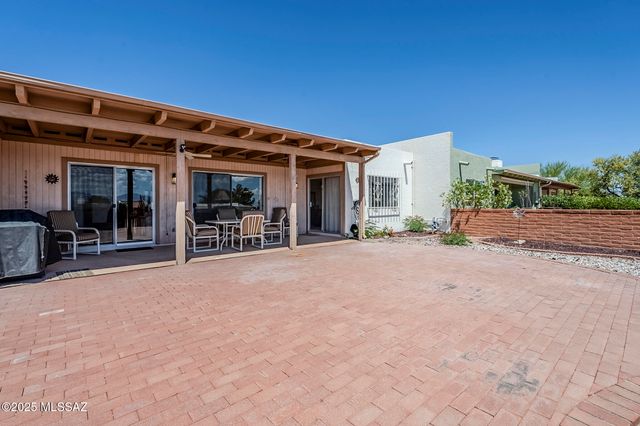 723 S Los Zafiros, Green Valley, AZ 85614