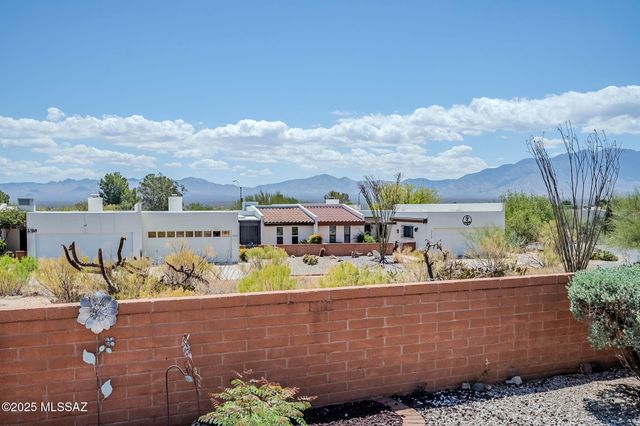 723 S Los Zafiros, Green Valley, AZ 85614