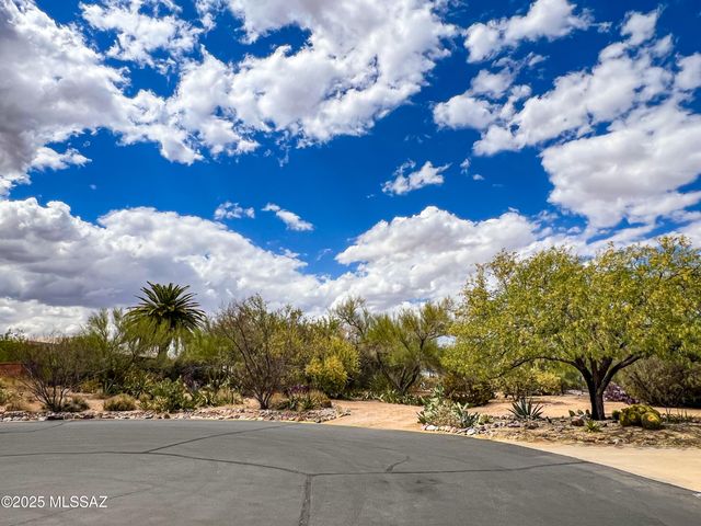 723 S Los Zafiros, Green Valley, AZ 85614