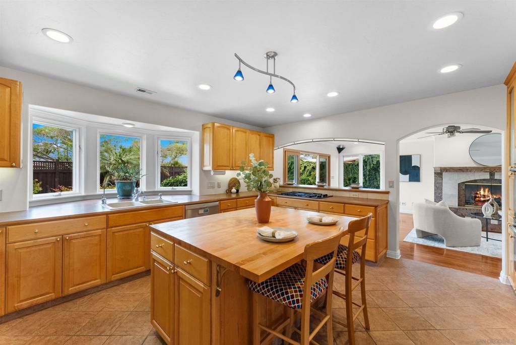 Image 10 of property listing at 5028 Collier Avenue, San Diego, CA 92115