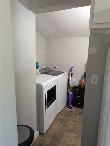 104 W 3rd Street, Gentry, AR 72734