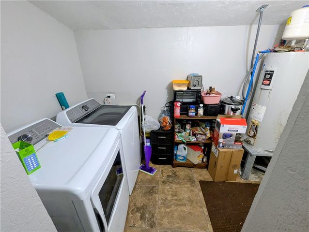 104 W 3rd Street, Gentry, AR 72734