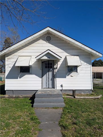 104 W 3rd Street, Gentry, AR 72734