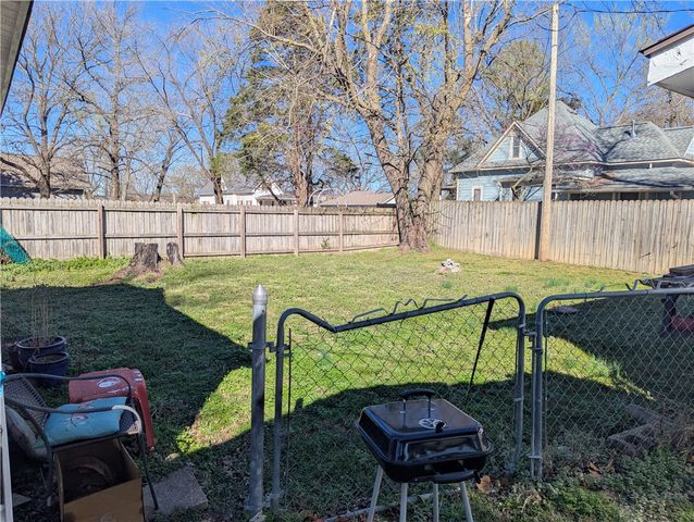 104 W 3rd Street, Gentry, AR 72734