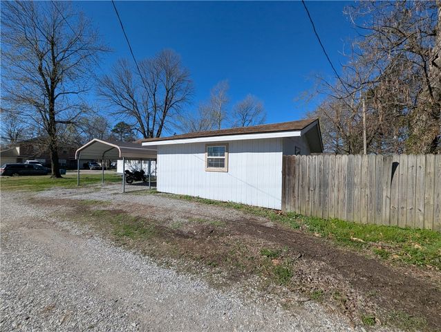 104 W 3rd Street, Gentry, AR 72734