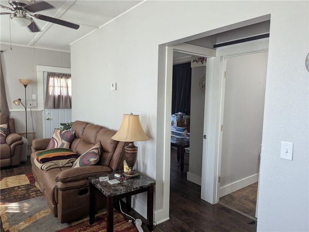 104 W 3rd Street, Gentry, AR 72734