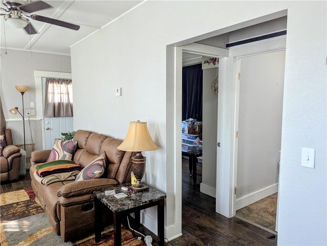 104 W 3rd Street, Gentry, AR 72734