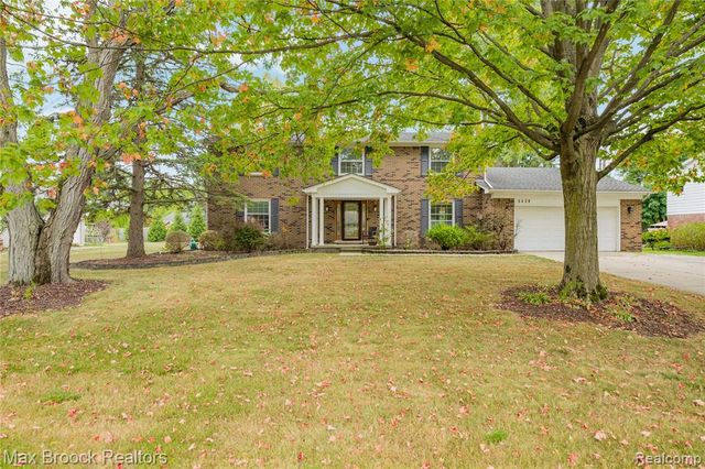5439 Deerfield Village Drive, West Bloomfield, MI 48322