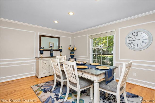 5439 Deerfield Village Drive, West Bloomfield, MI 48322