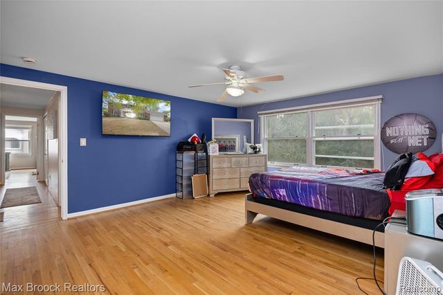 5439 Deerfield Village Drive, West Bloomfield, MI 48322