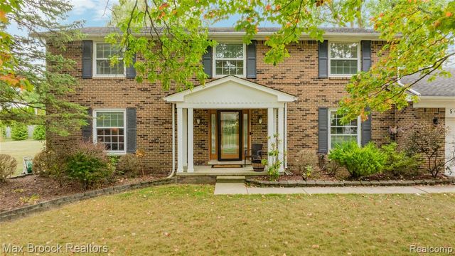 5439 Deerfield Village Drive, West Bloomfield, MI 48322