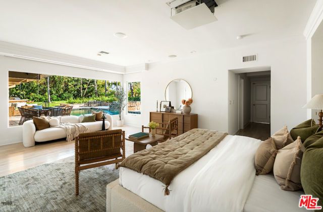 9996 Sunset Boulevard, Beverly Hills, CA 90210