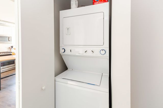 1714 W Roscoe Street 409, Chicago, IL 60657