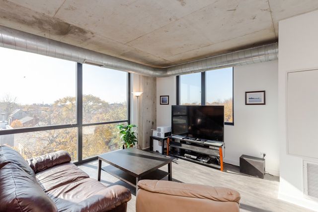 1714 W Roscoe Street 409, Chicago, IL 60657