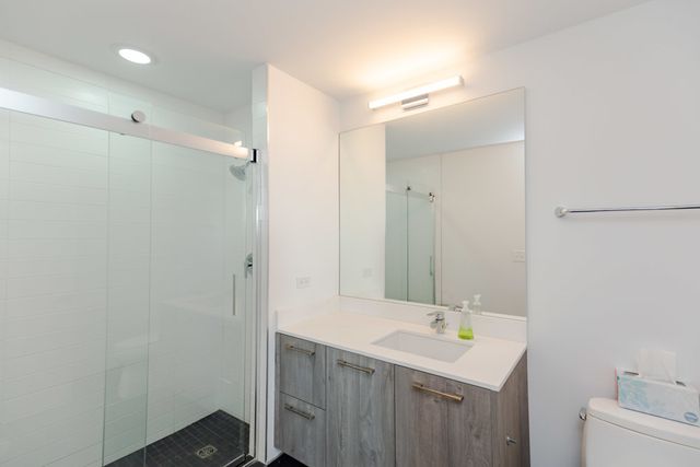 1714 W Roscoe Street 409, Chicago, IL 60657