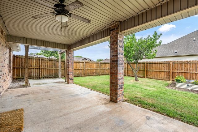 952 Stone Street, Cave Springs, AR 72718