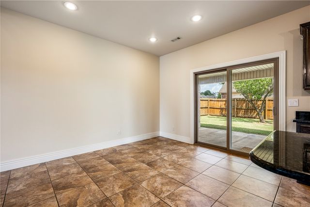 952 Stone Street, Cave Springs, AR 72718