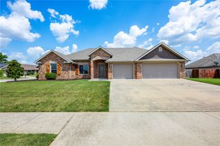 952 Stone Street, Cave Springs, AR 72718