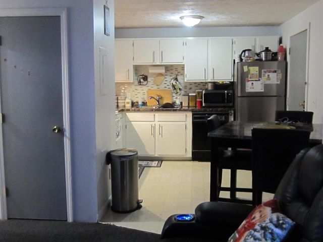 45 Log St Apt 2D, Manchester, NH 03102