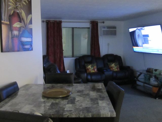 45 Log St Apt 2D, Manchester, NH 03102