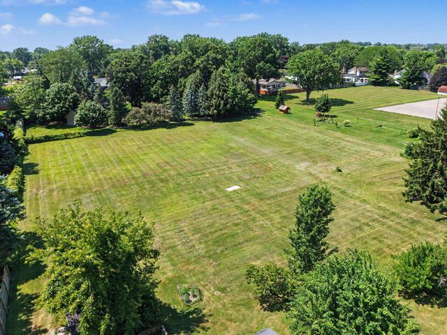 108 Scheurmann Street, Essexville, MI 48732