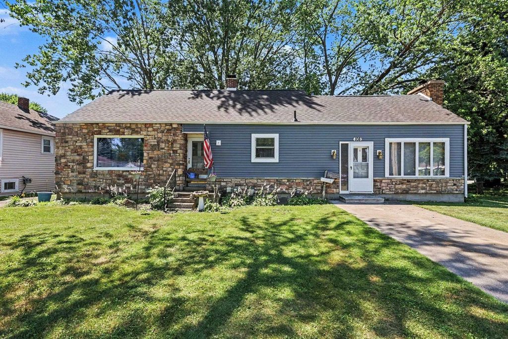 108 Scheurmann Street, Essexville, MI 48732