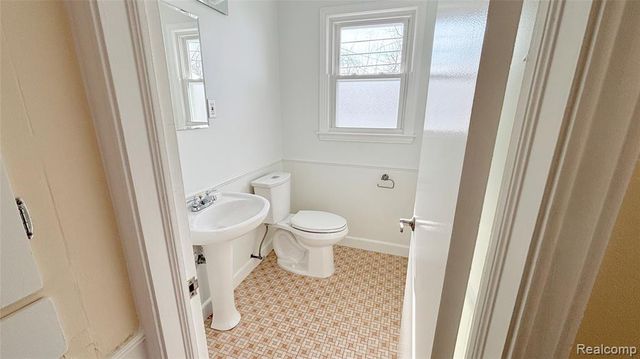 16255 Amherst Avenue, Beverly Hills, MI 48025