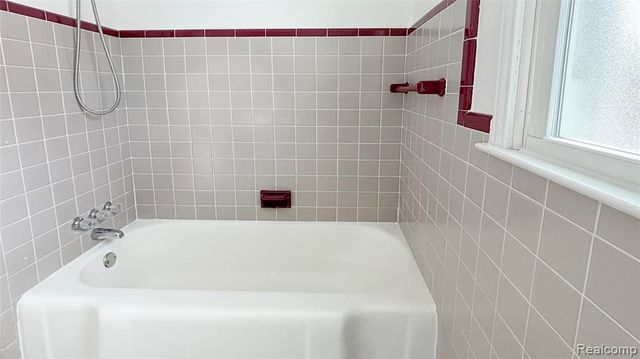 16255 Amherst Avenue, Beverly Hills, MI 48025