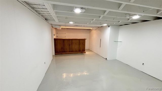 16255 Amherst Avenue, Beverly Hills, MI 48025