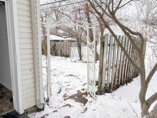 16255 Amherst Avenue, Beverly Hills, MI 48025