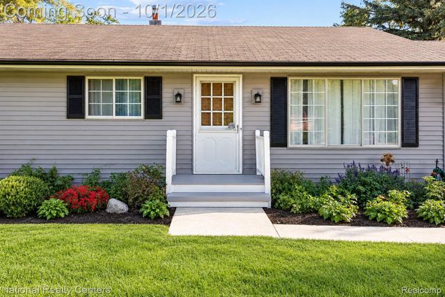2700 W Walton Boulevard, Waterford Charter Township, MI 48329