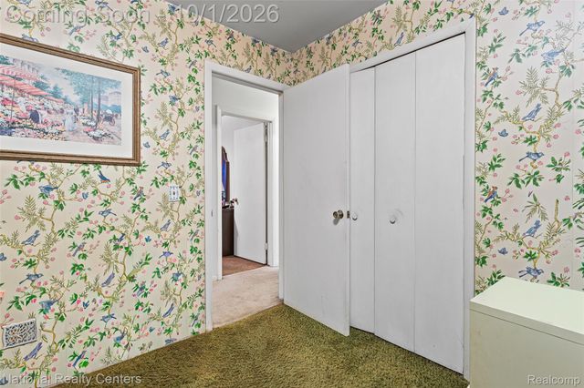 2700 W Walton Boulevard, Waterford Charter Township, MI 48329