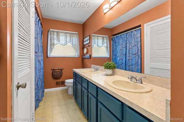 2700 W Walton Boulevard, Waterford Charter Township, MI 48329