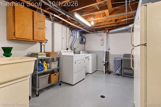 2700 W Walton Boulevard, Waterford Charter Township, MI 48329