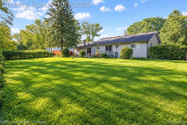 2700 W Walton Boulevard, Waterford Charter Township, MI 48329