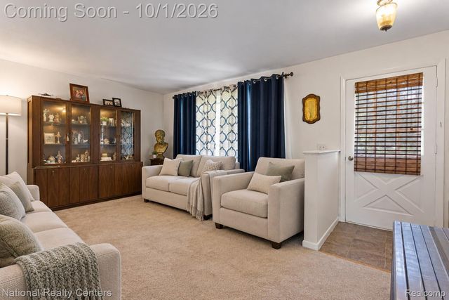 2700 W Walton Boulevard, Waterford Charter Township, MI 48329