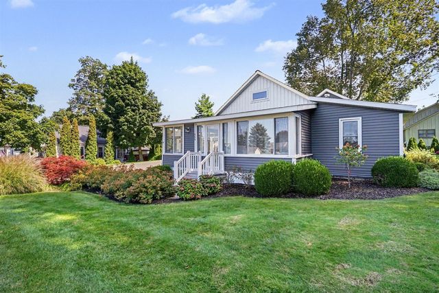 565 Grove Avenue, Holland, MI 49423