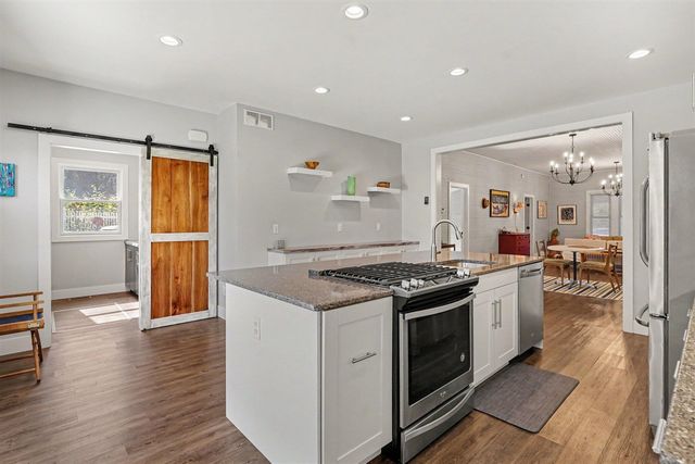 565 Grove Avenue, Holland, MI 49423