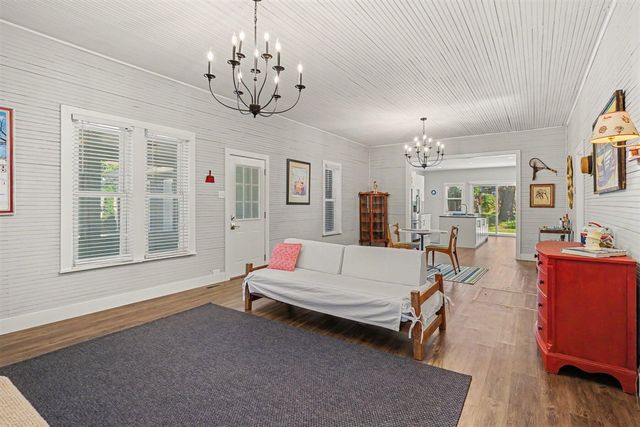 565 Grove Avenue, Holland, MI 49423