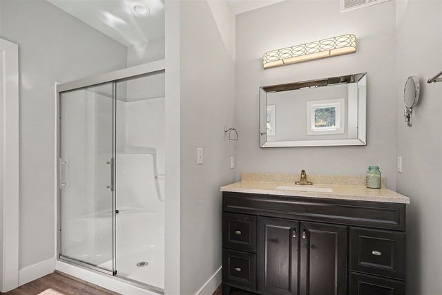 565 Grove Avenue, Holland, MI 49423