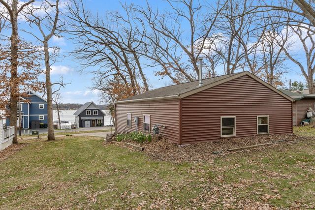 E13609 Idlewild Road, Merrimac, WI 53561