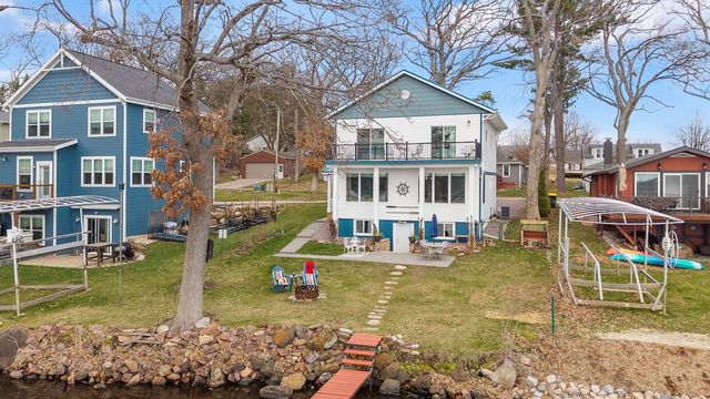 E13609 Idlewild Road, Merrimac, WI 53561