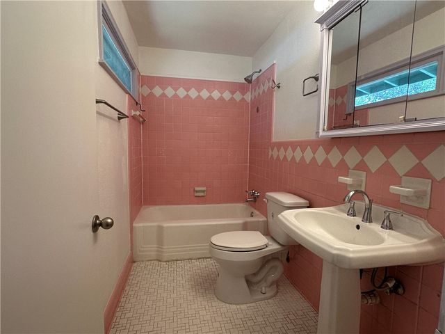 426 Pasadena Pl, Corpus Christi, TX 78411