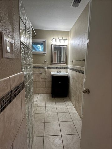 426 Pasadena Pl, Corpus Christi, TX 78411